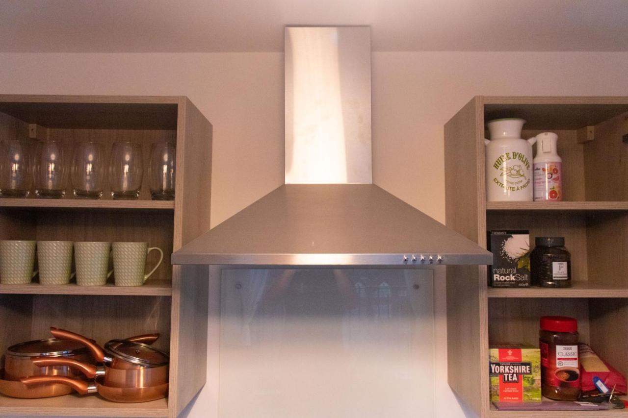Livestay-Modern Apartment Minutes Away From Heathrow Slough Bagian luar foto